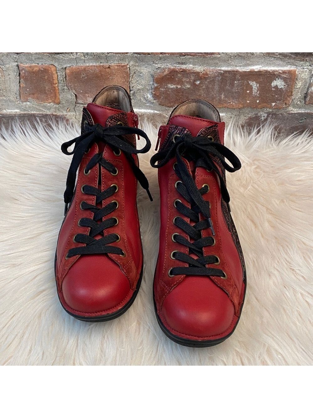 Bionica Red Leather Lace Up Booties, Size 8.5M - Picture 7 of 17